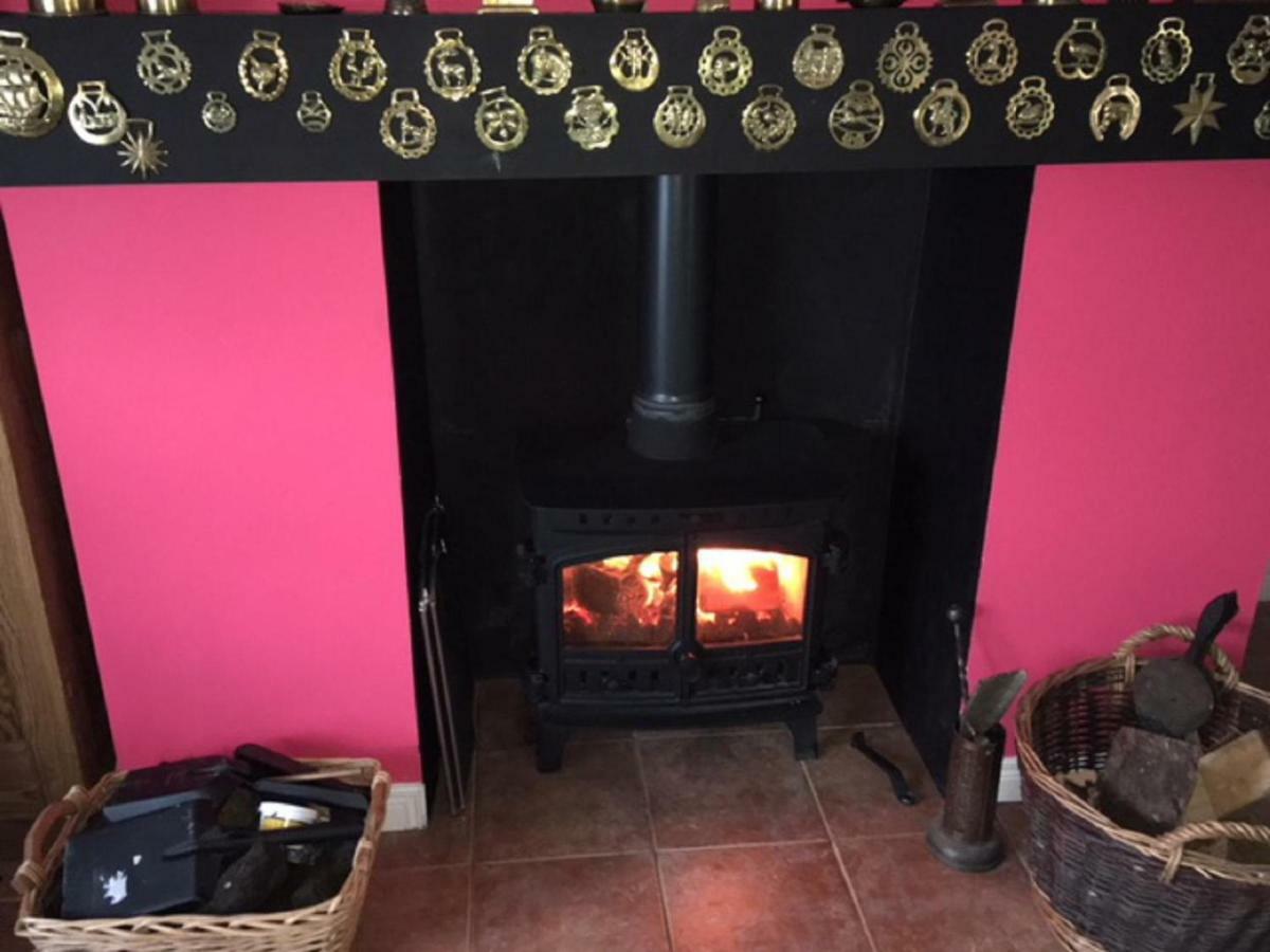 Tornaroan Cottage Ballycastle Esterno foto