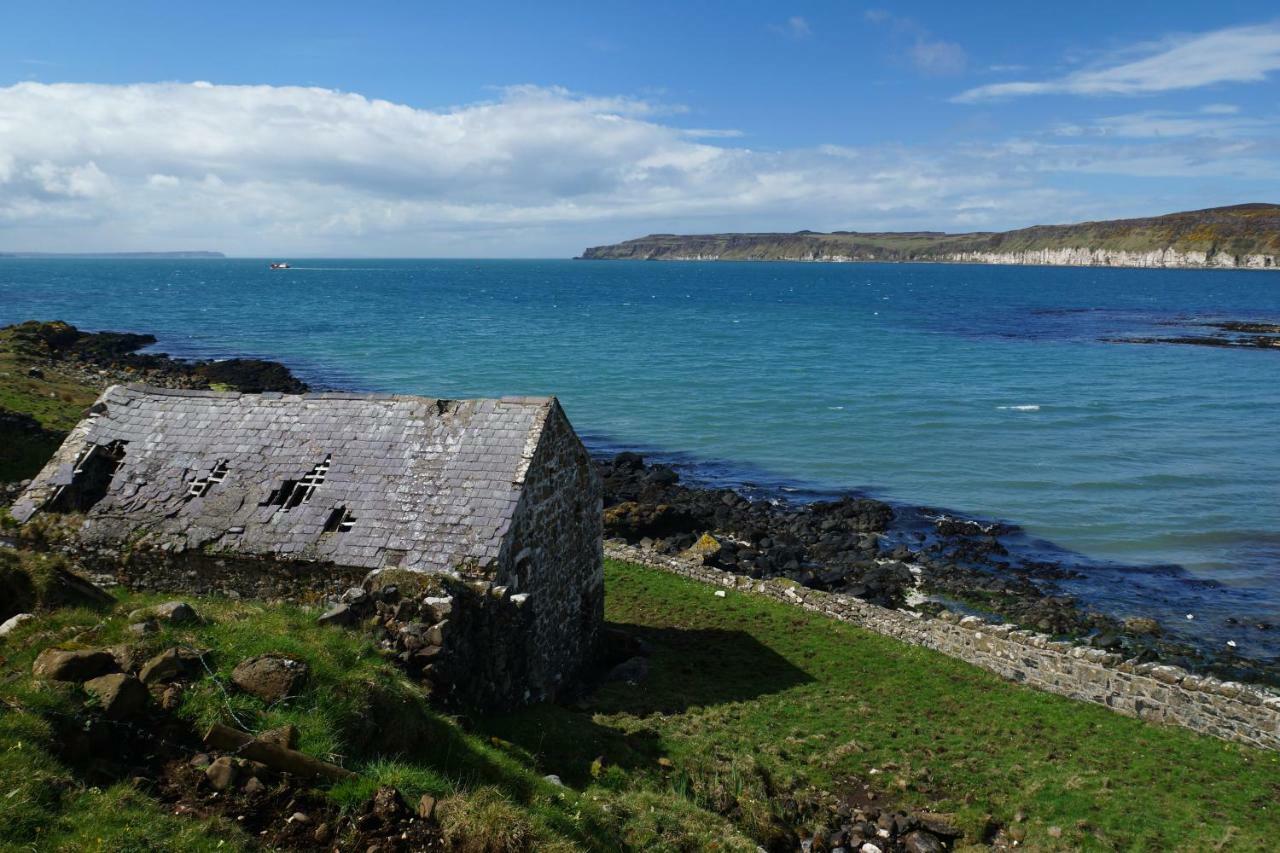 Tornaroan Cottage Ballycastle Esterno foto